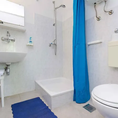 Apartment In 15428 *