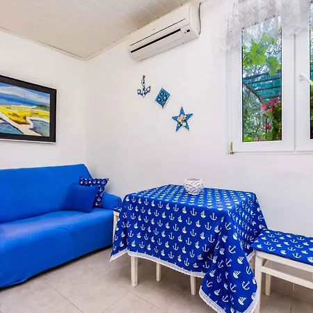 Apartment In 15428 Novi Vinodolski