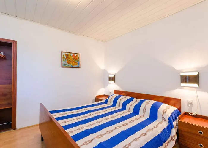 Apartament In 15428 Novi Vinodolski